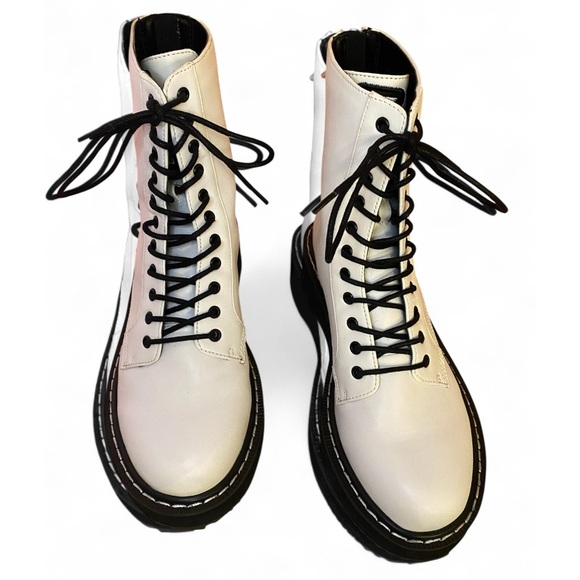 KENDALL+ KYLIE “Hunt2” Vegan Leather Combat Lug Sole Boots WHT/BLK SZ 6-1/2 - Picture 3 of 9